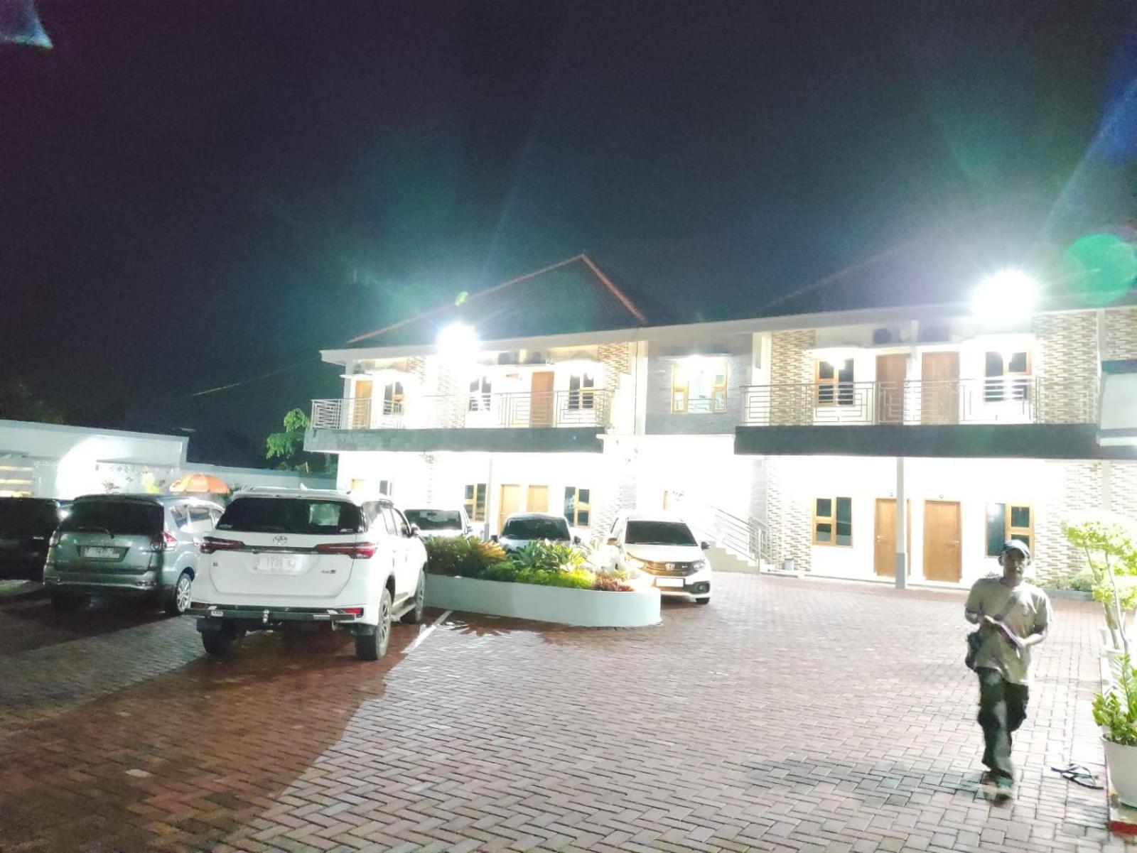 Hotel Cibening Purwakarta Exterior foto