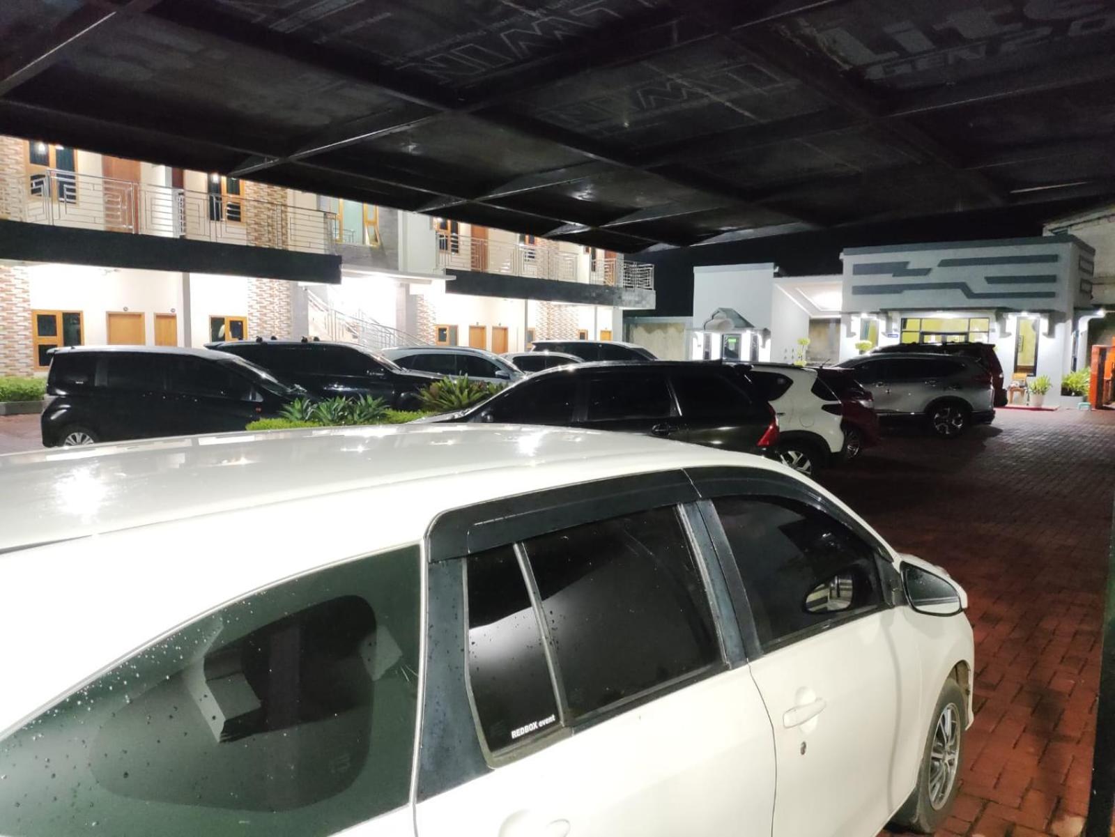 Hotel Cibening Purwakarta Exterior foto