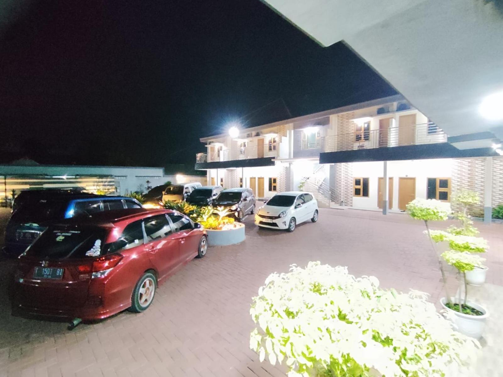Hotel Cibening Purwakarta Exterior foto