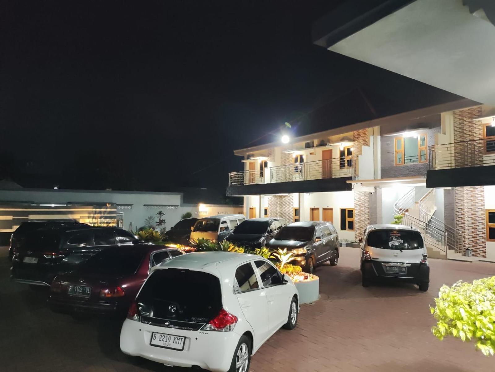 Hotel Cibening Purwakarta Exterior foto