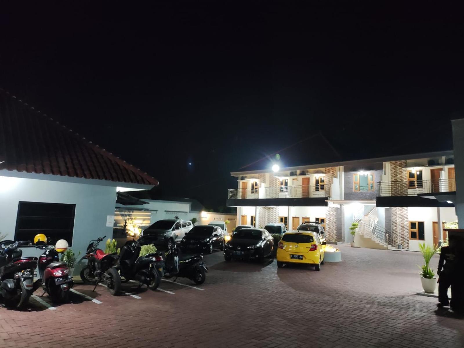 Hotel Cibening Purwakarta Exterior foto