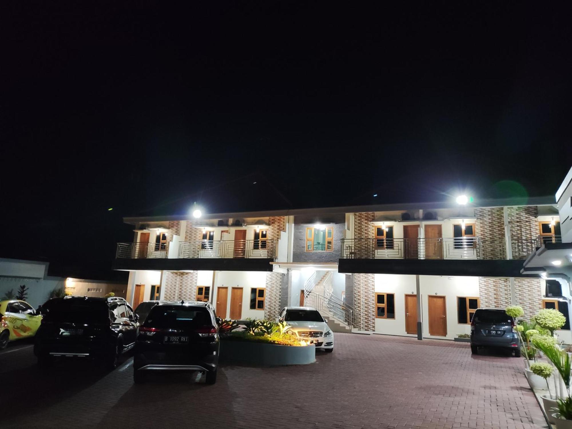 Hotel Cibening Purwakarta Exterior foto
