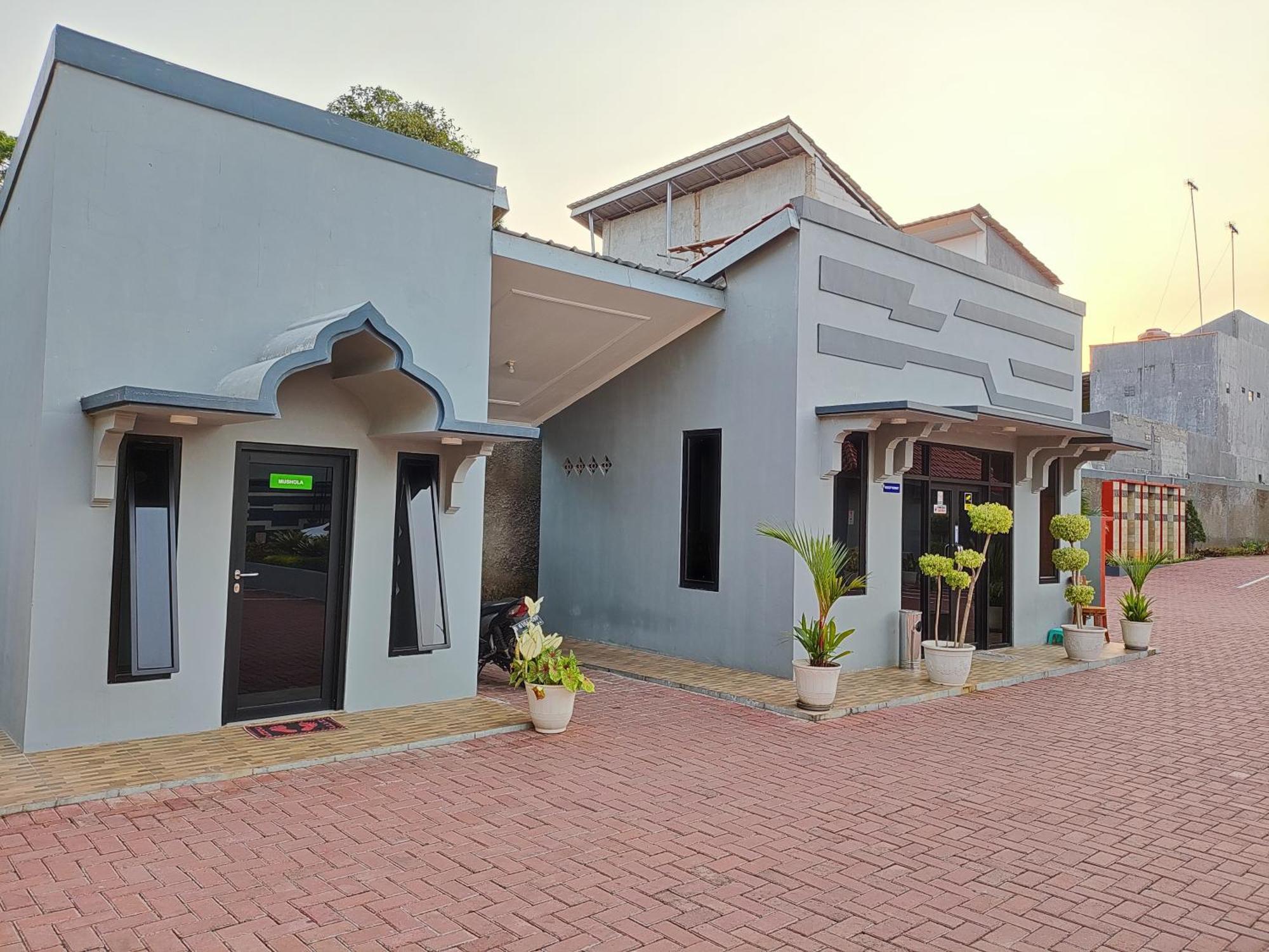 Hotel Cibening Purwakarta Exterior foto