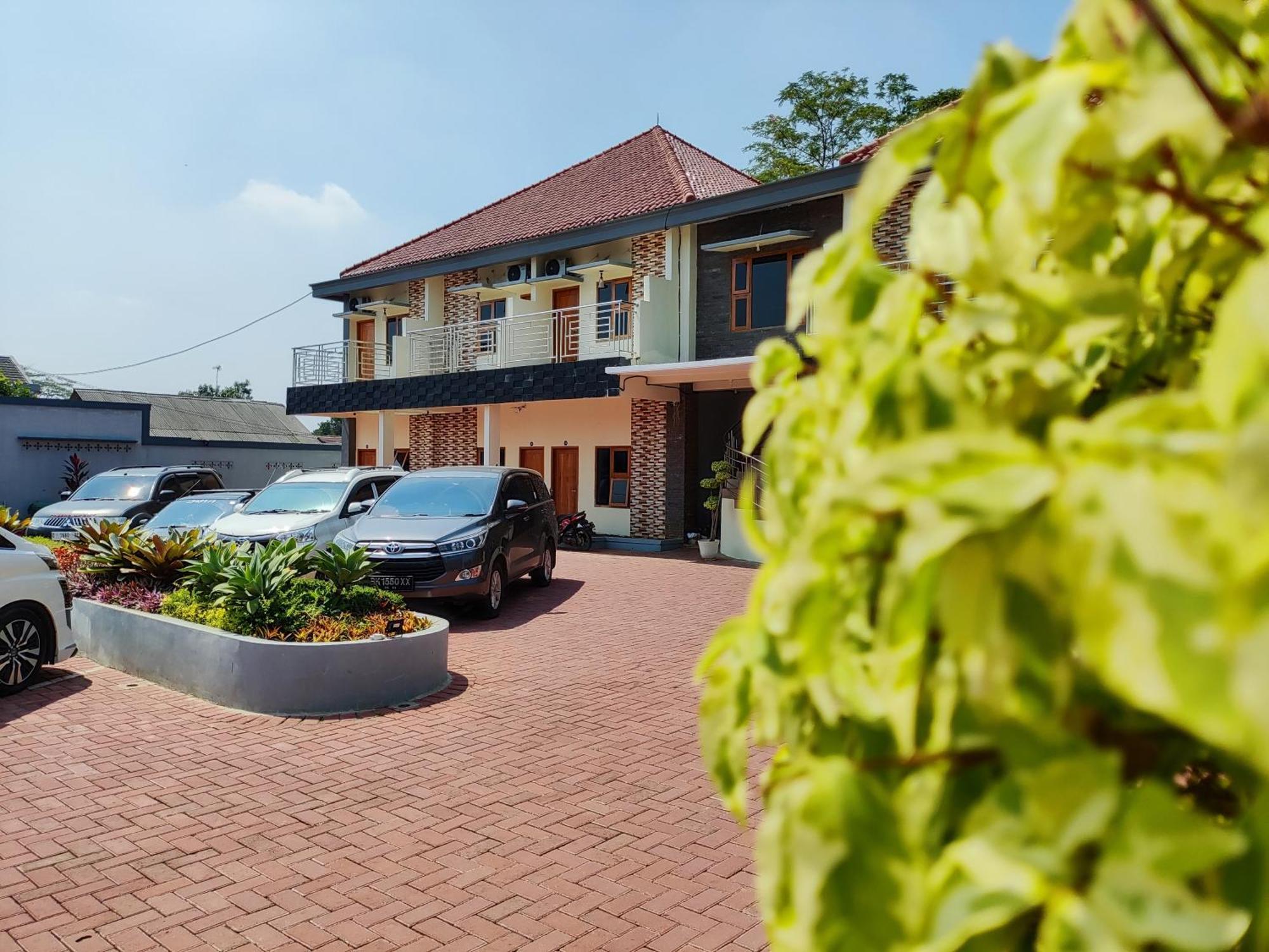Hotel Cibening Purwakarta Exterior foto