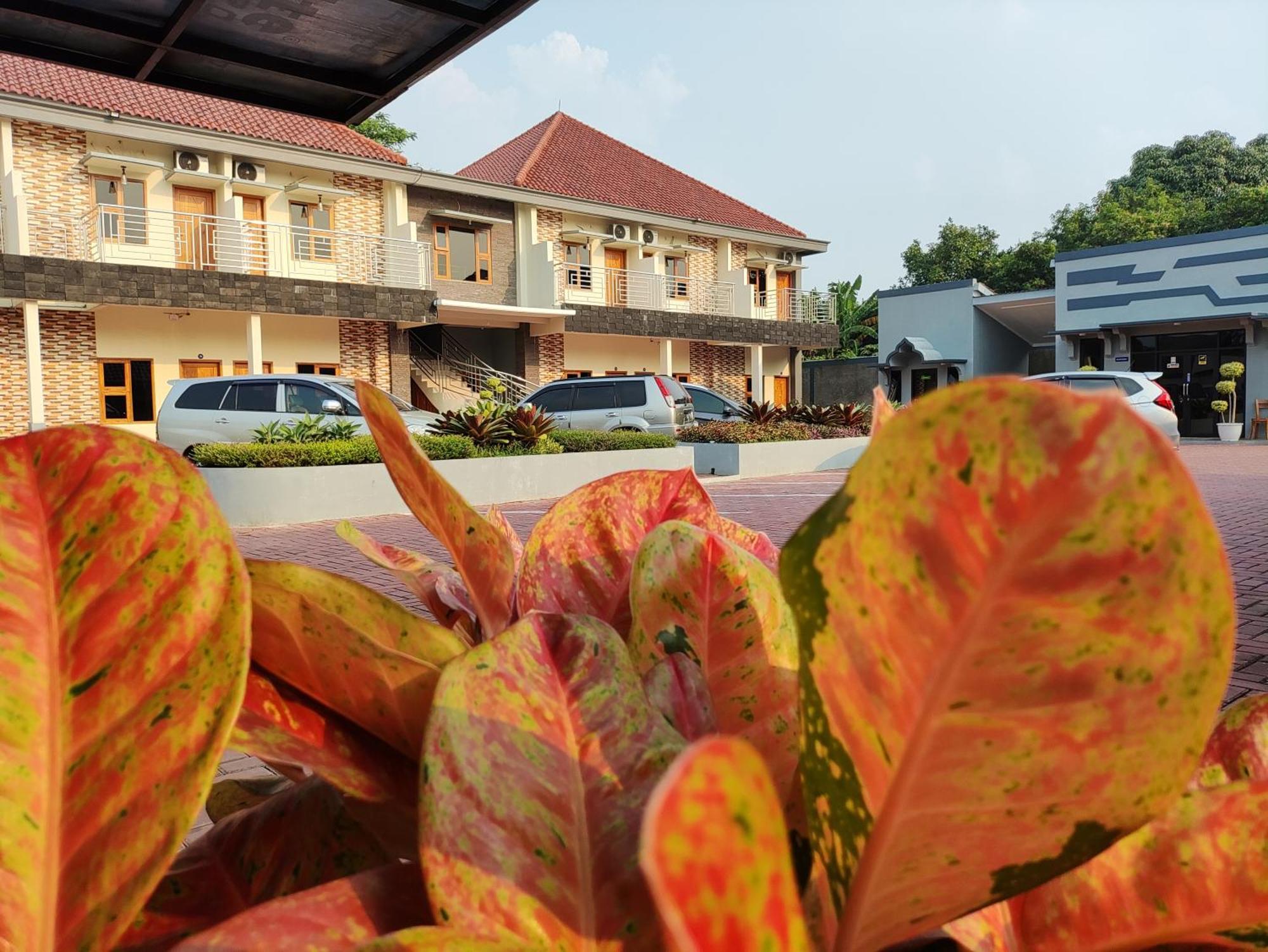 Hotel Cibening Purwakarta Exterior foto