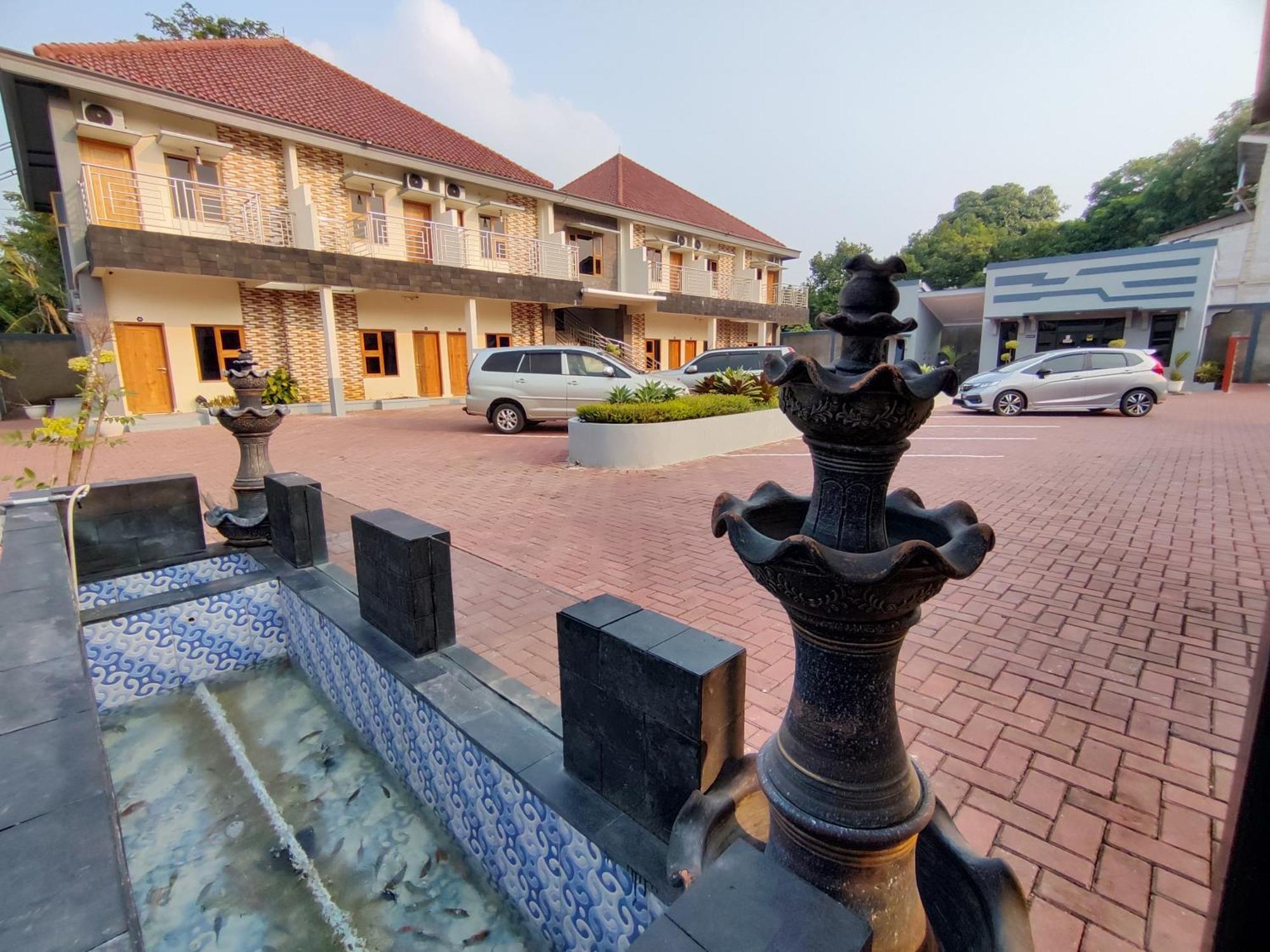 Hotel Cibening Purwakarta Exterior foto