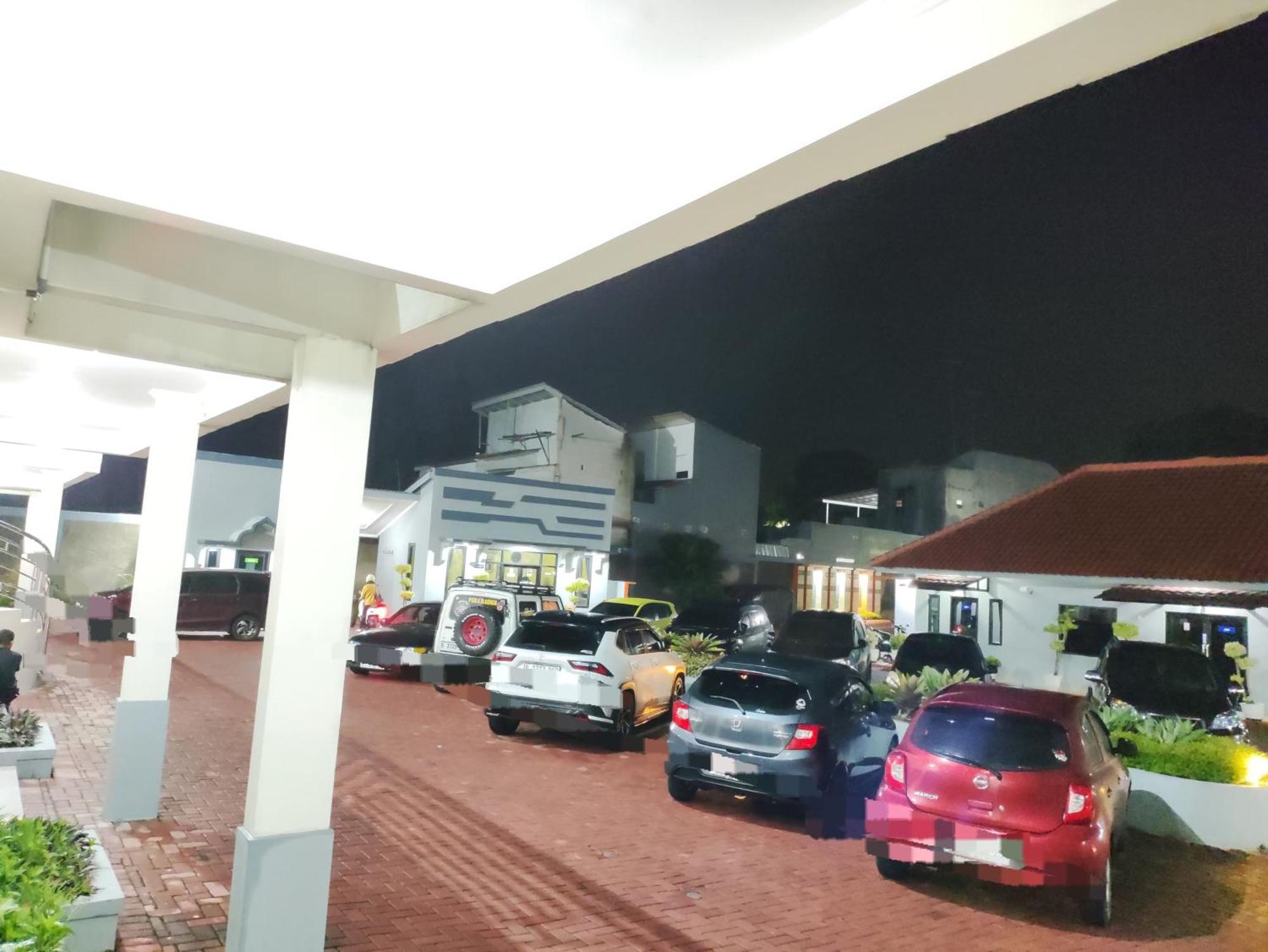 Hotel Cibening Purwakarta Exterior foto