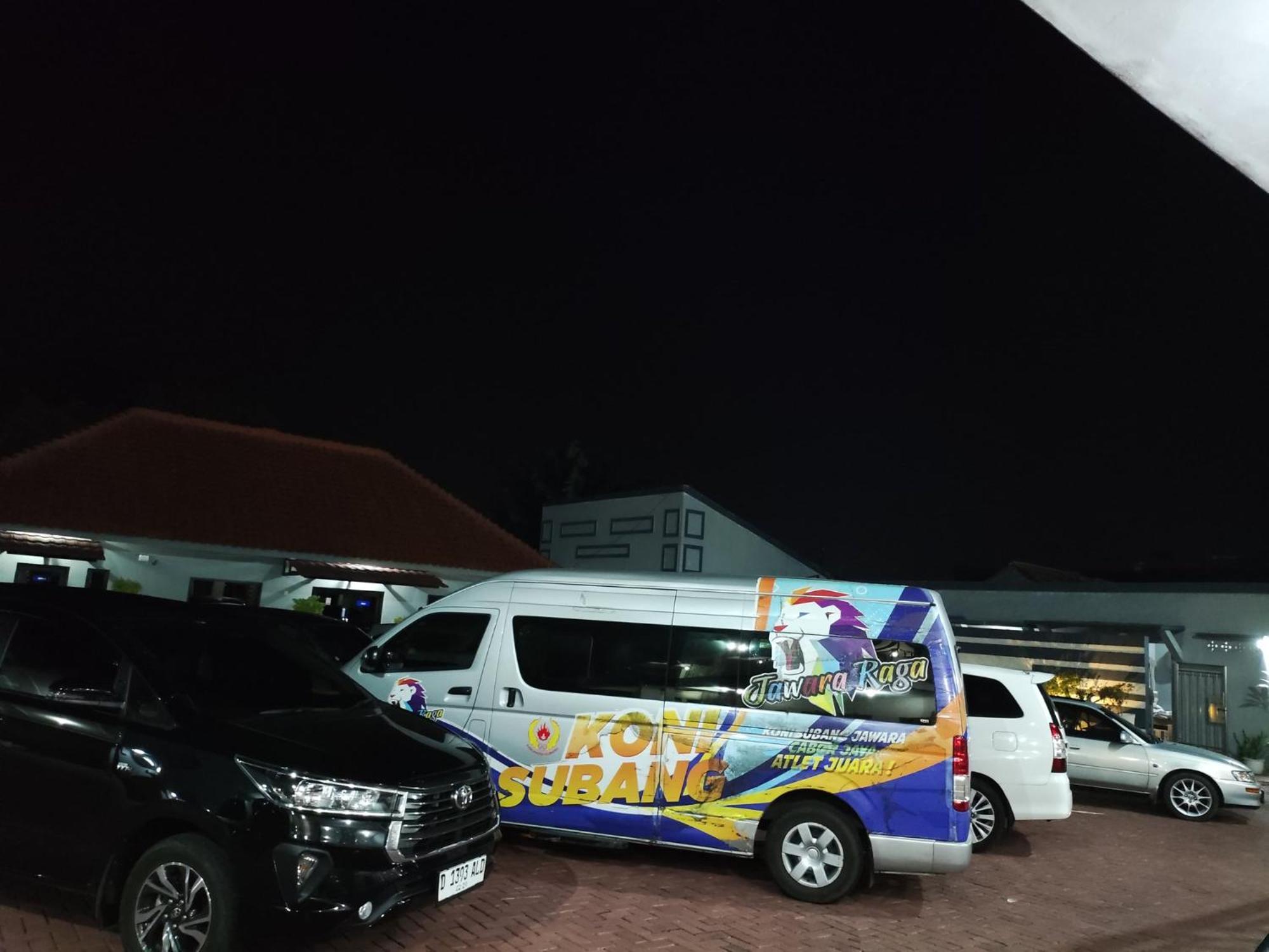 Hotel Cibening Purwakarta Exterior foto