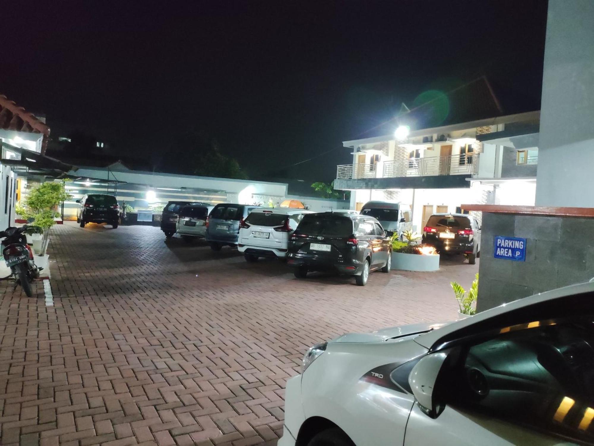 Hotel Cibening Purwakarta Exterior foto