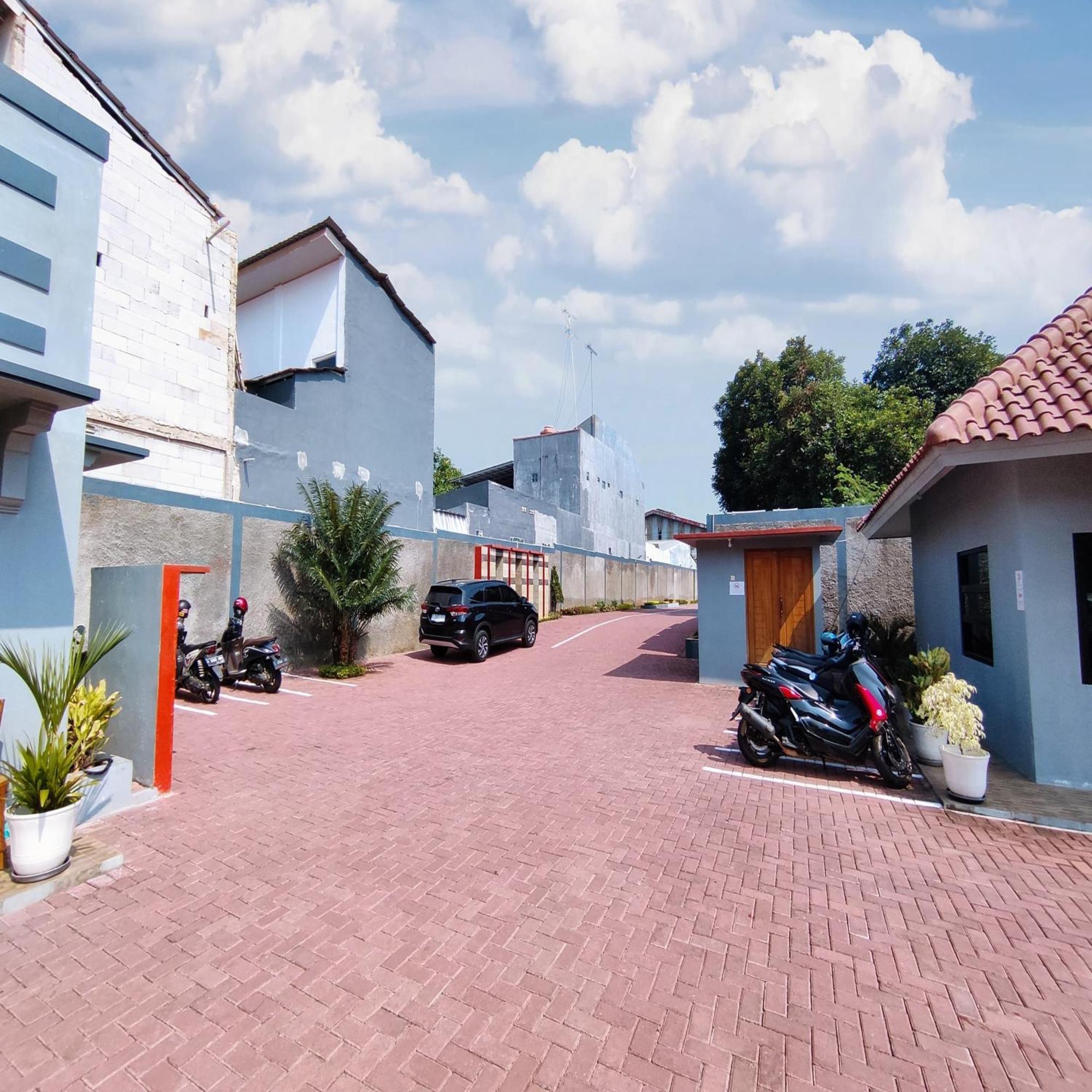 Hotel Cibening Purwakarta Exterior foto